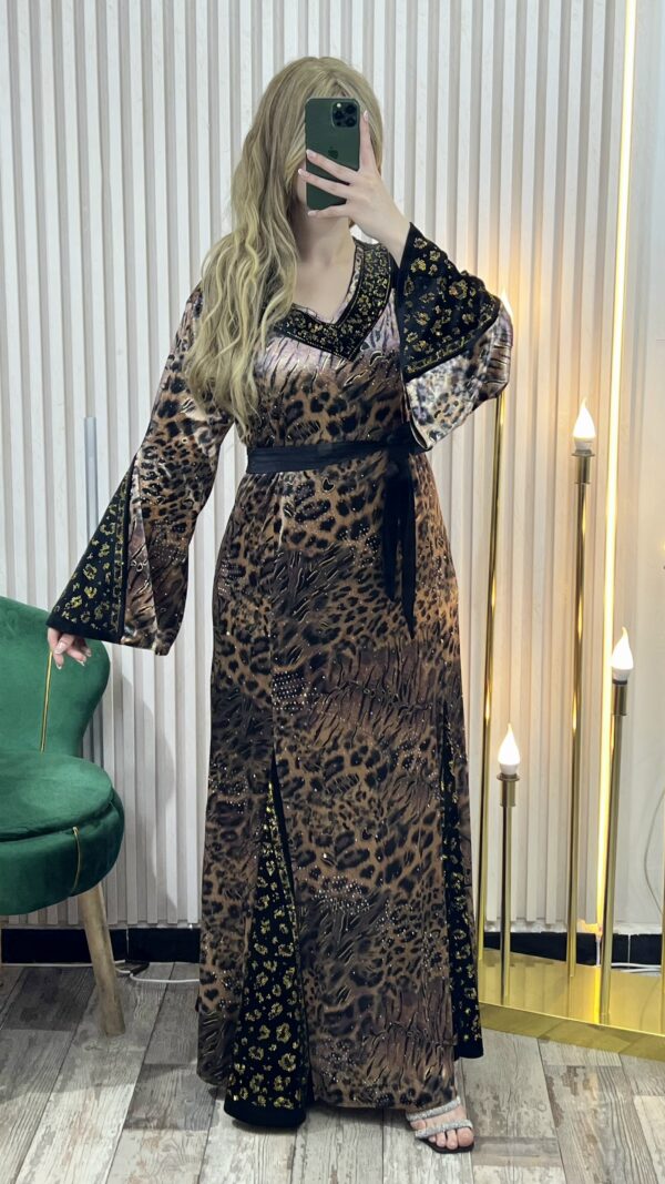 Robe Naila – Image 3